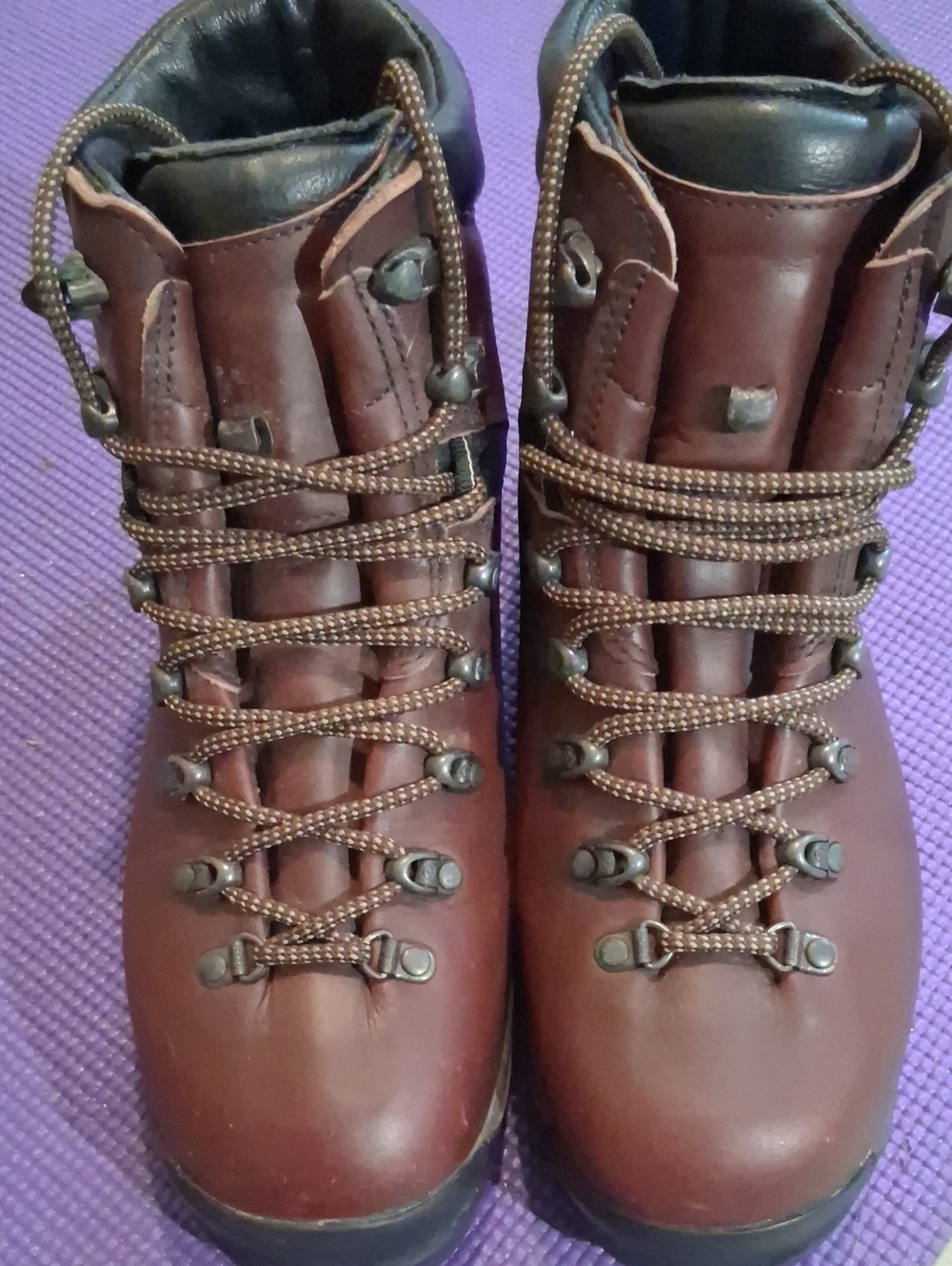 Vibram Men's Brown Leather Lace-Up Hiking Boots